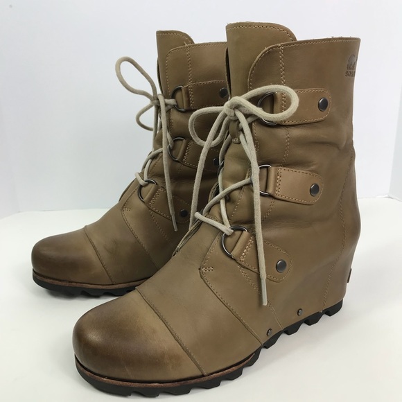 joan of arctic wedge 11